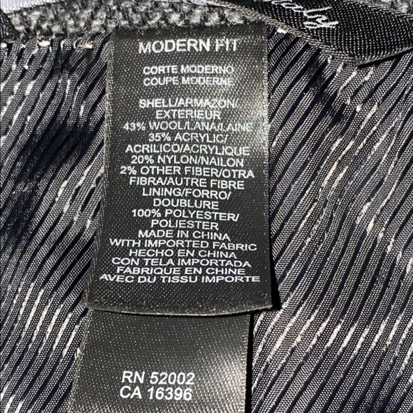 Claiborne Men's Suit 40R Jacket Italy Woven Fabric - Picture 5 of 8